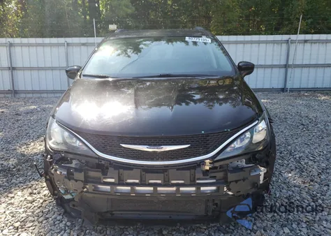 2020 Chrysler Voyager Lxi z USA, uszkodzony, nr VIN 2C4RC1DG0LR145111